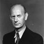 Einar Gerhardsen var den ledende politikeren
i 1945 til 1965
