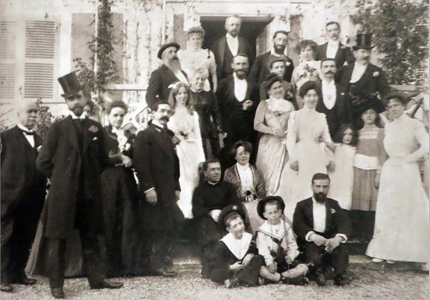 A Family photo of the Monet family