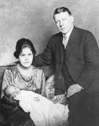 His father was American William Ronald Reid and his mother, Sophie Gladstone Reid.