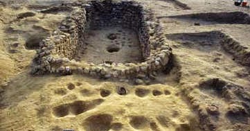 Los cementerios eran característicos por estar echos de piedras o simplemente de excavaciones en la misma tierra