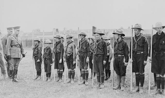 Cook, Tim. "Canadian Children and the Great War".  The Canadian Encyclopedia, 04 March 2015, Historica Canada. https://www.th