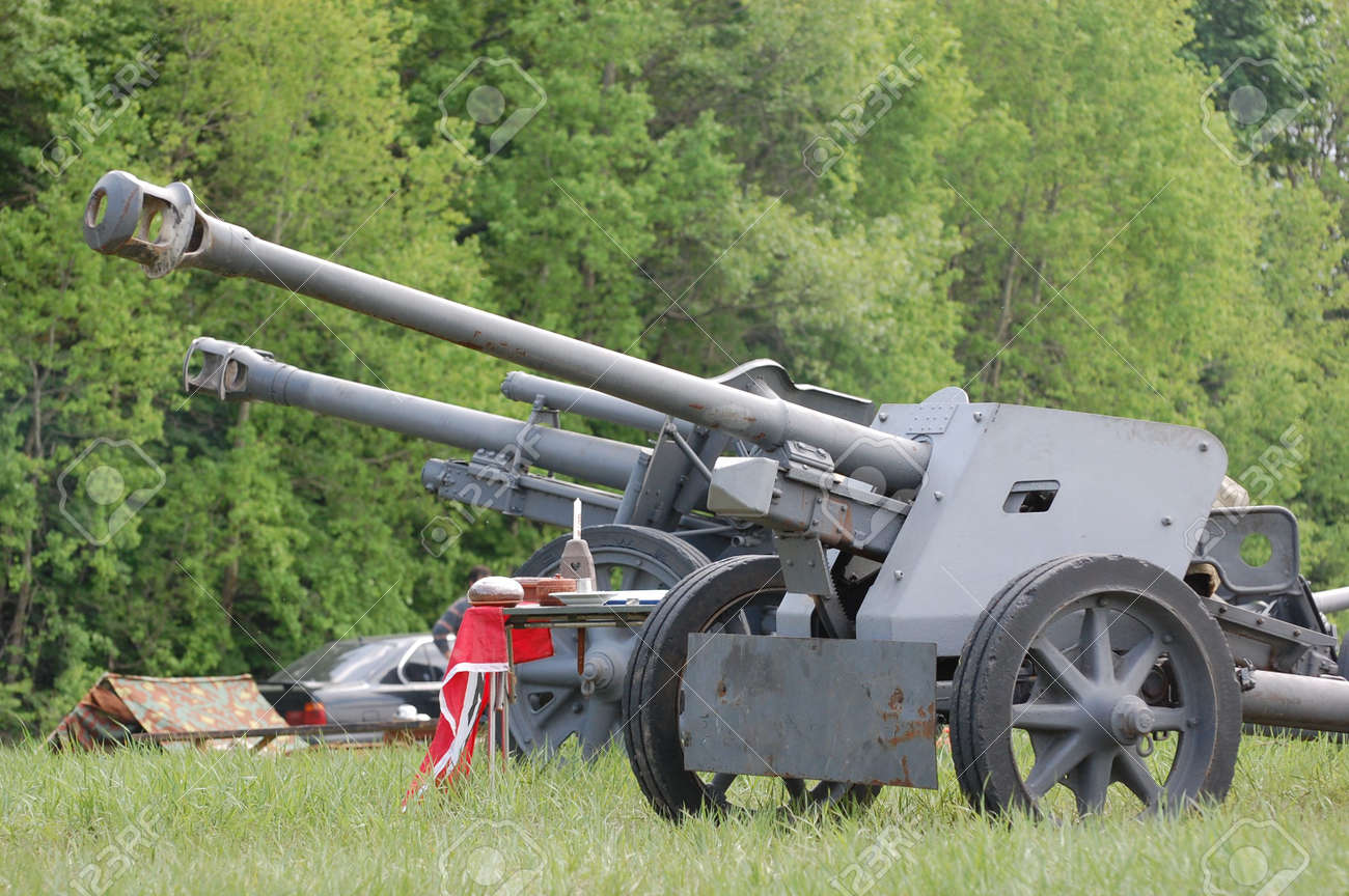 Yusser, Serge. “German Artillery of WW2.” 123RF, 2012, www.123rf.com/photo_7906397_german-artillery-of-ww2.html.