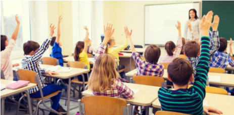Se caracteriza por el papel que la escuela ha tenido en la construcción de un cuerpo disciplinado y controlado y en consecuen