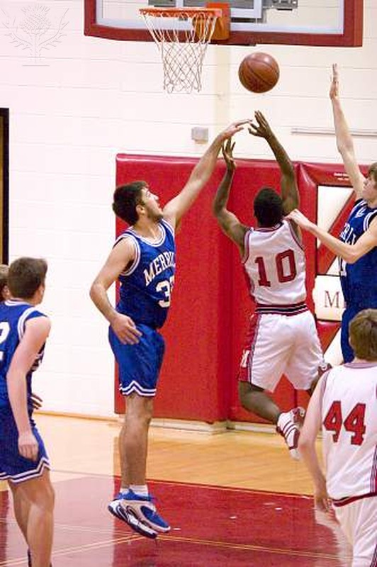 Entrer dans une équipe                  Basketball. Photography. Encyclopædia Britannica ImageQuest. Web. 15 Oct 2015. 
http: