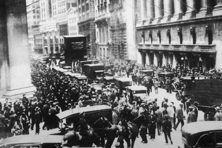 The Stock Market Crash of 1929 was the cause of the Great Depression. 9000 banks closed and people lost a lot of money. This 