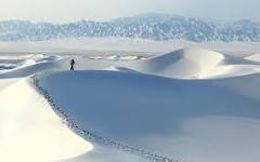 Dans le désert de Gobi dans l'hiver il
neige!