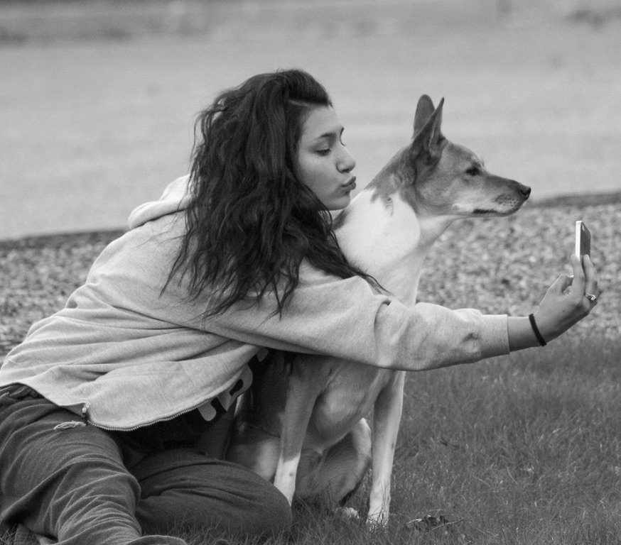 Fanny
19 ans. Étudiante en littérature. Personnalité très expressive qui aime se démarquer. Très active sur les réseaux socia