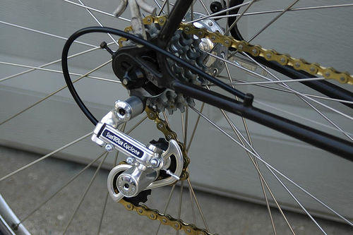 Exemple
-Le dérailleur d'une bicyclette