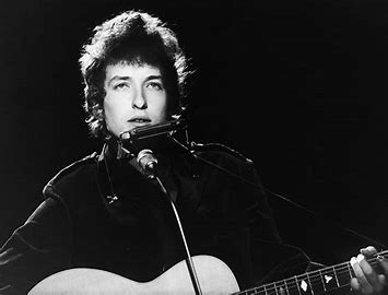 SI DIFFONDE NEGLI STATI UNITI COME POPULAR MUSICA OVVERO MUSICA POP,il genere divenne colonna sonora della musica Hippie che 