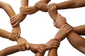 Propicia, en forma natural la participación y colaboración de todo el grupo